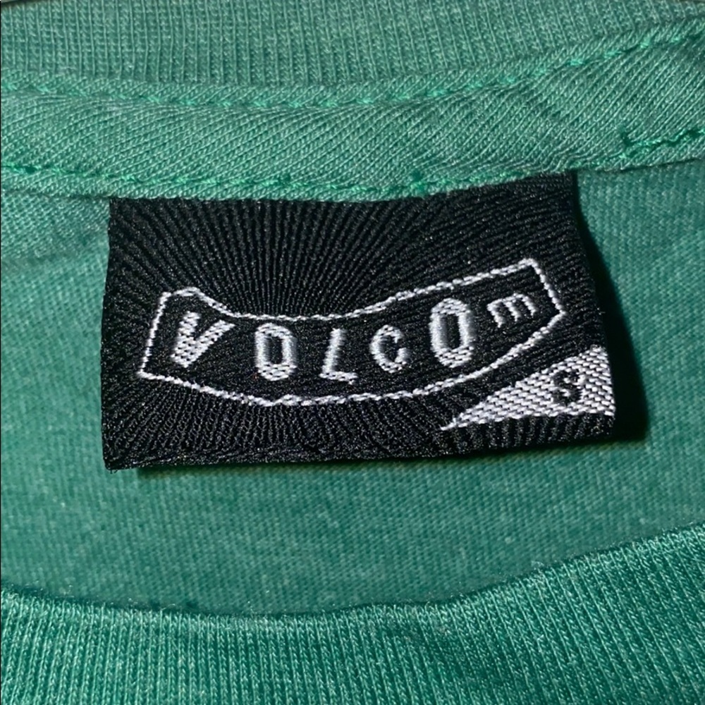 Volcom Green Multi Colored Tee Size Small - image 3